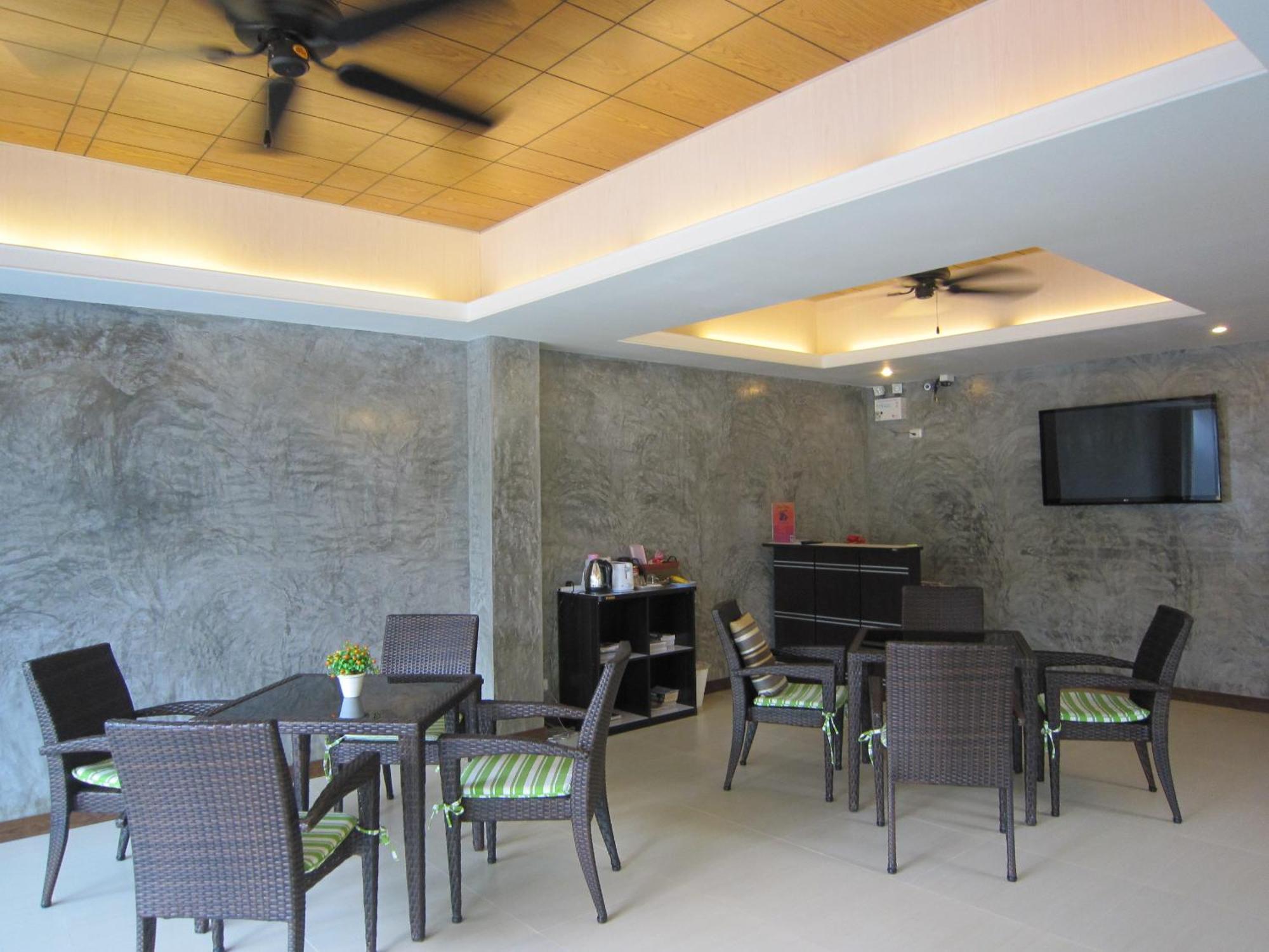 White Cat Hotel Кхаулак Экстерьер фото
