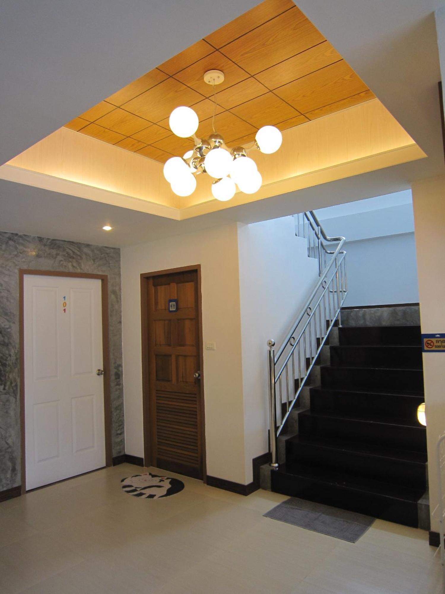White Cat Hotel Кхаулак Экстерьер фото