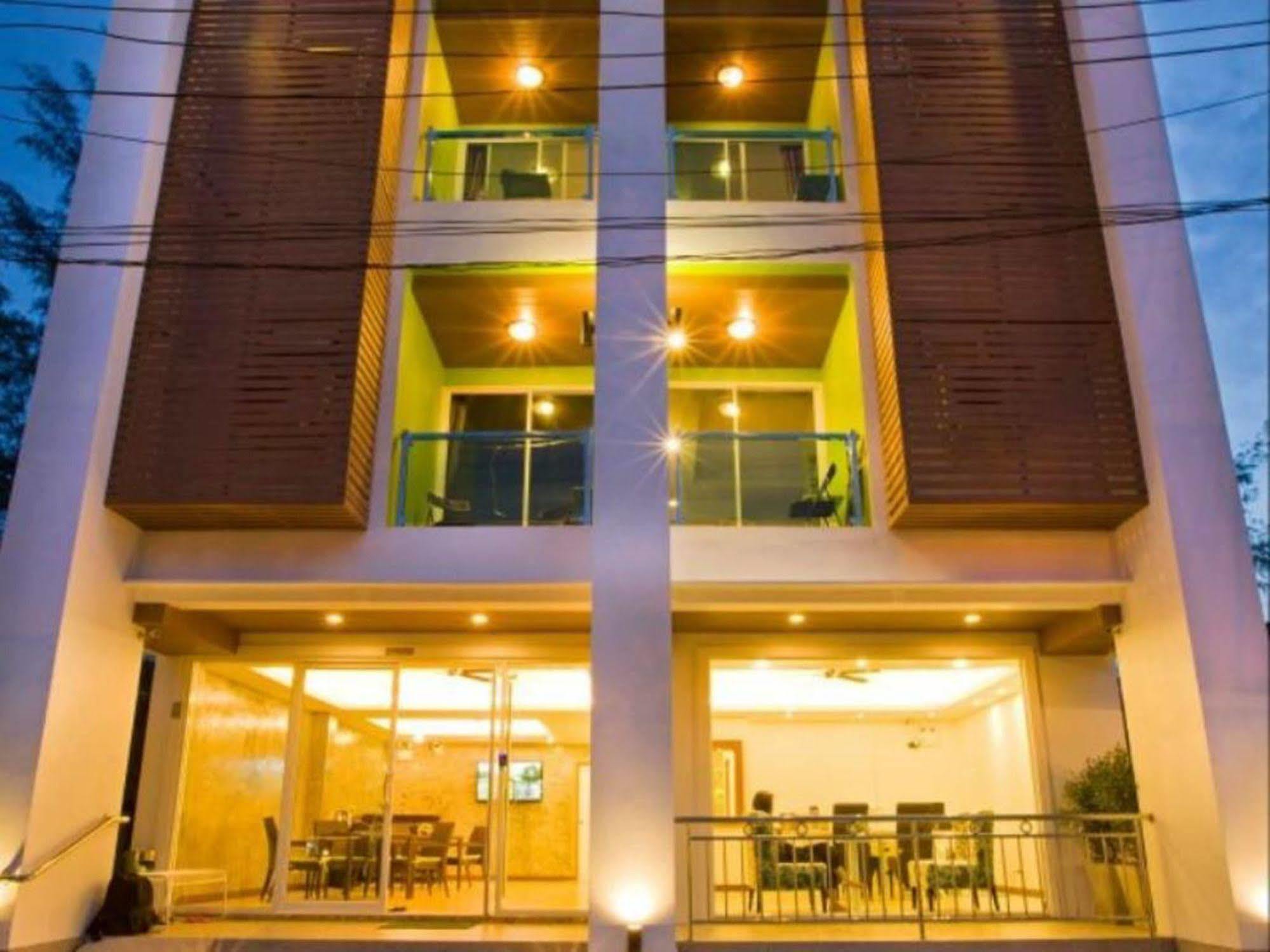 White Cat Hotel Кхаулак Экстерьер фото