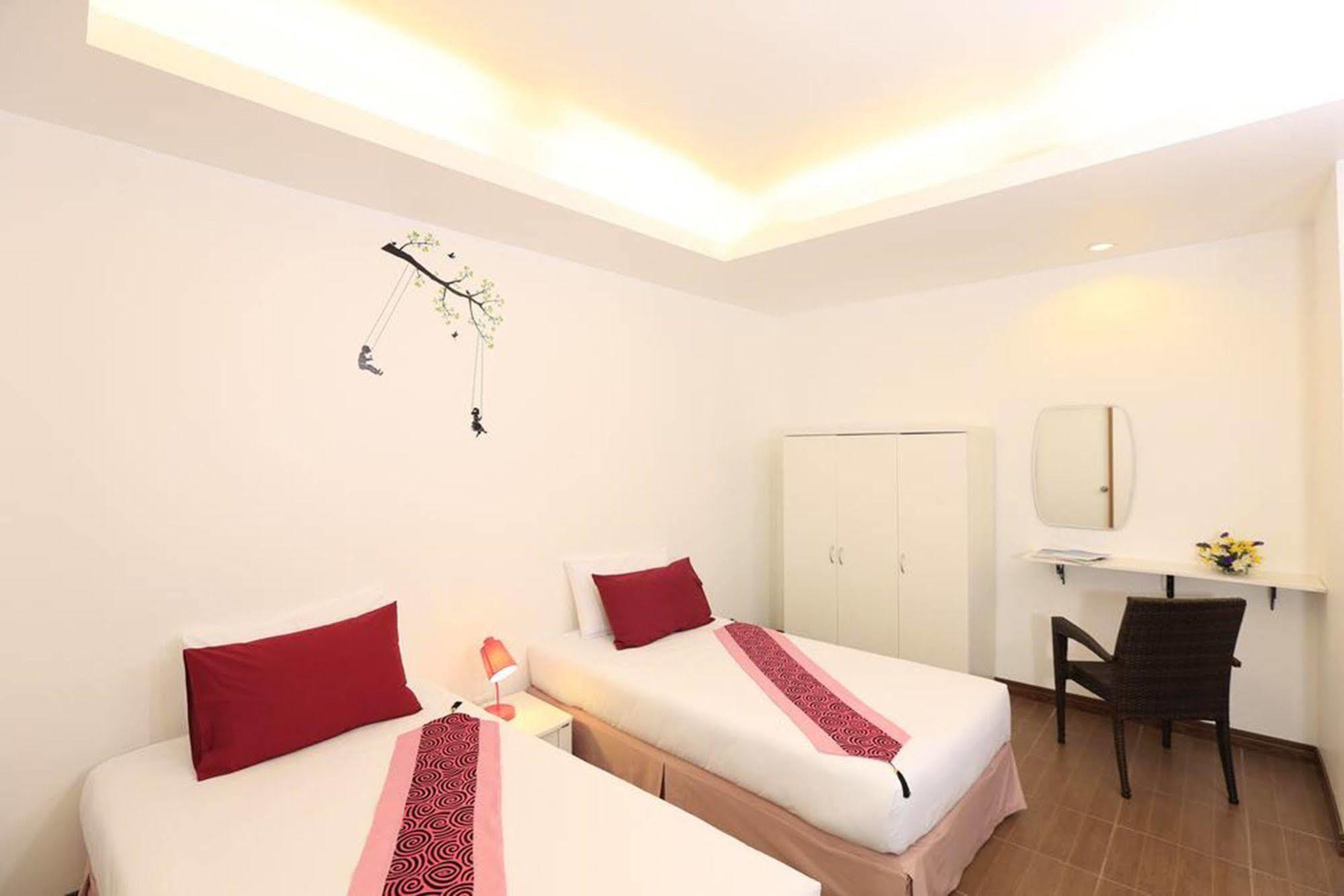 White Cat Hotel Кхаулак Экстерьер фото